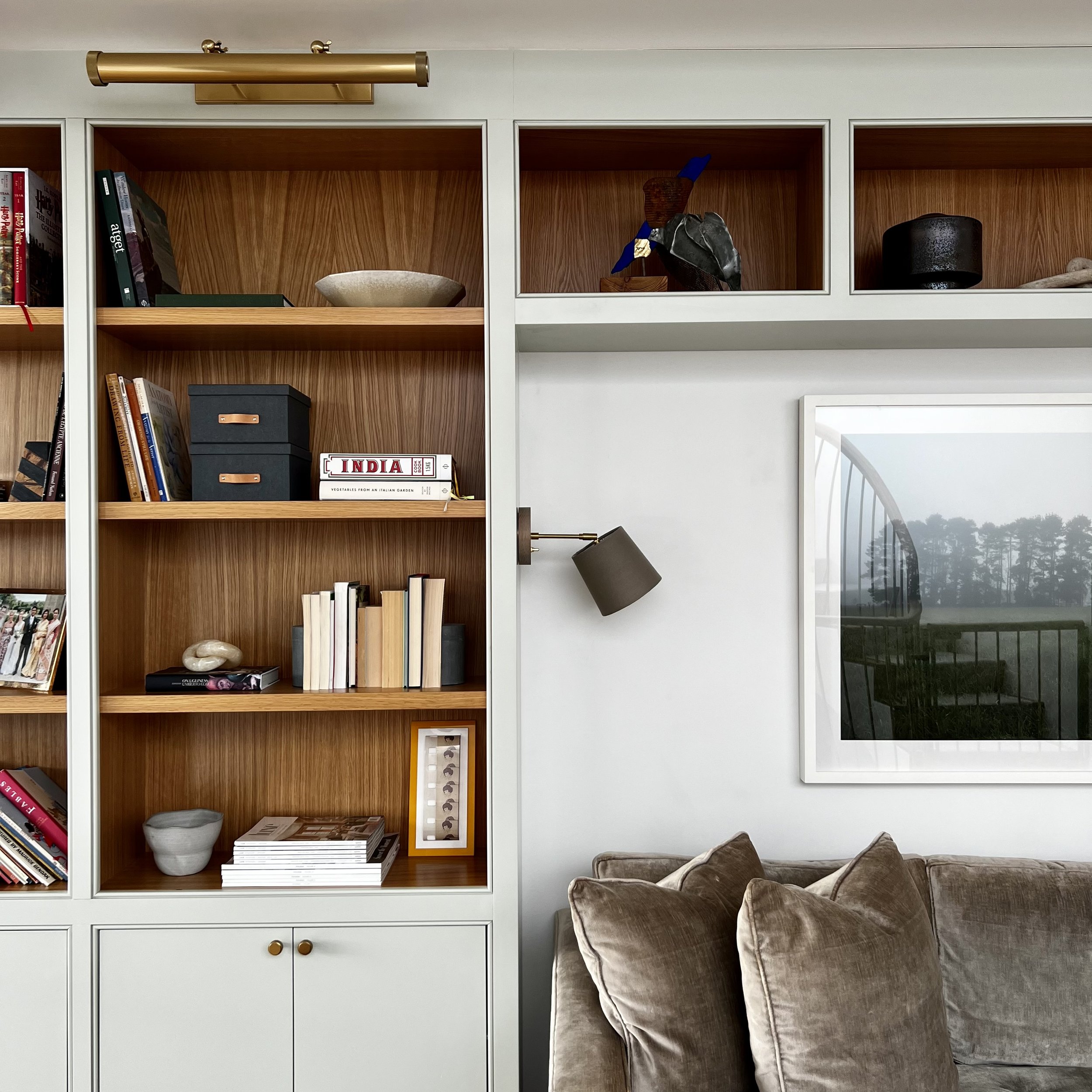 Luxuriously designed wooden bookshelf